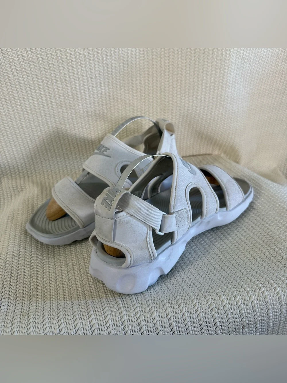 Nike Owaysis Sandals White Gray Kids Big Kids Size 6Y EU 36.5 CK9283-100